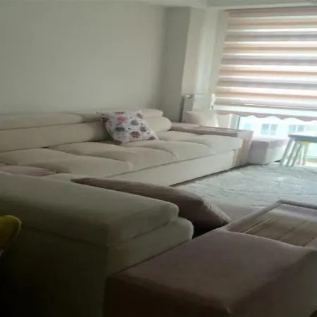 Cozy With Swimmingpool In Bahcelievler איסטמבול